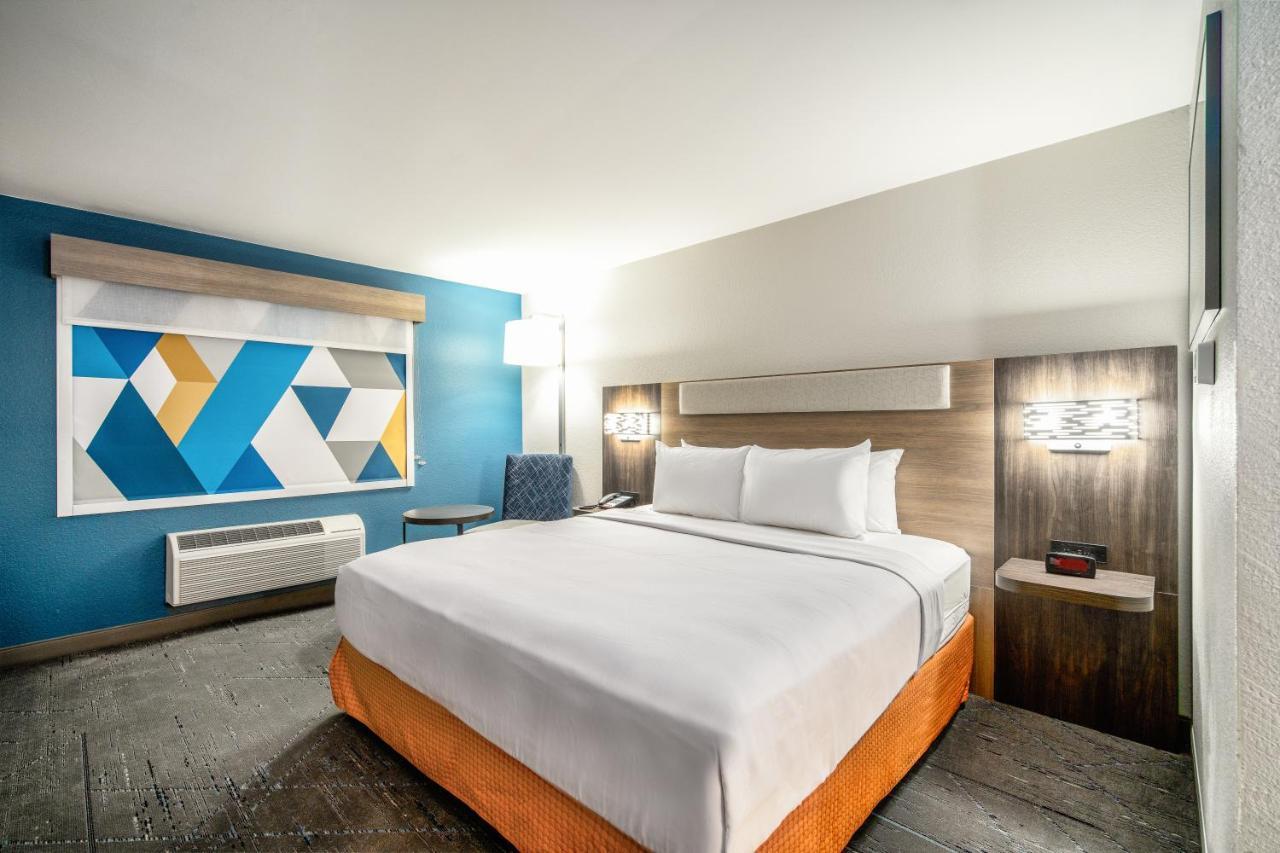 Holiday Inn Express & Suites Phoenix - Mesa West By Ihg Екстер'єр фото