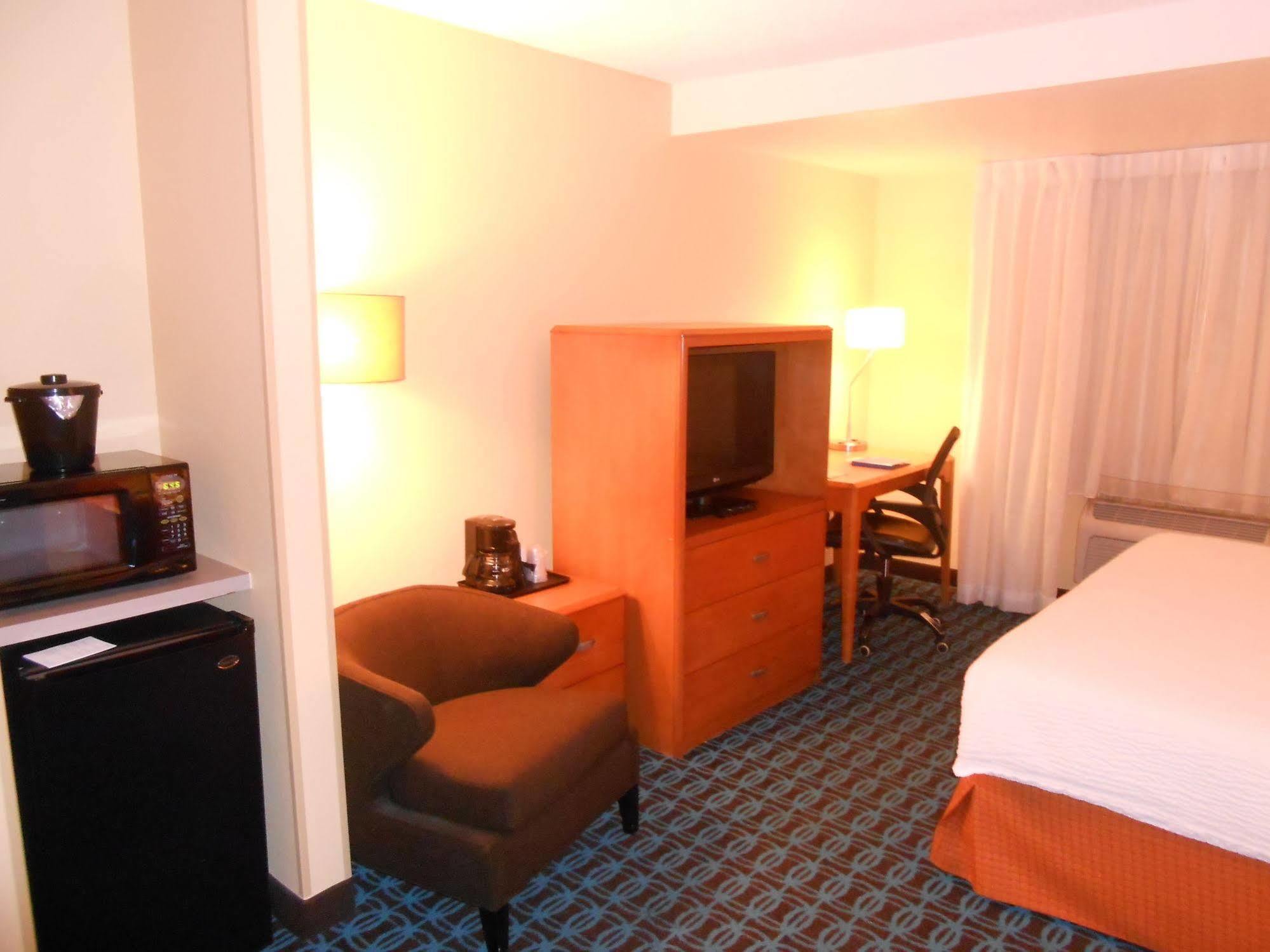 Holiday Inn Express & Suites Phoenix - Mesa West By Ihg Екстер'єр фото
