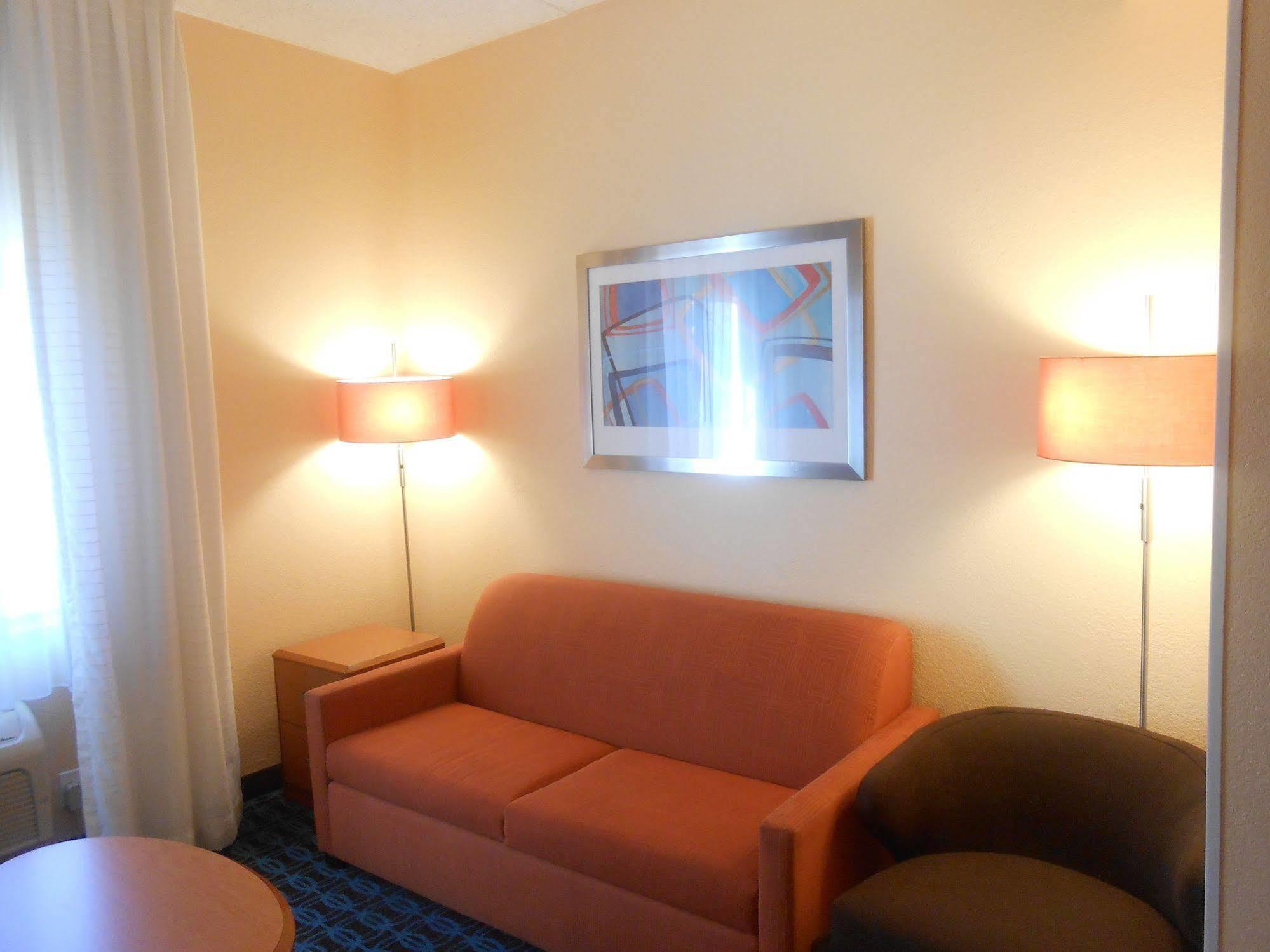 Holiday Inn Express & Suites Phoenix - Mesa West By Ihg Екстер'єр фото