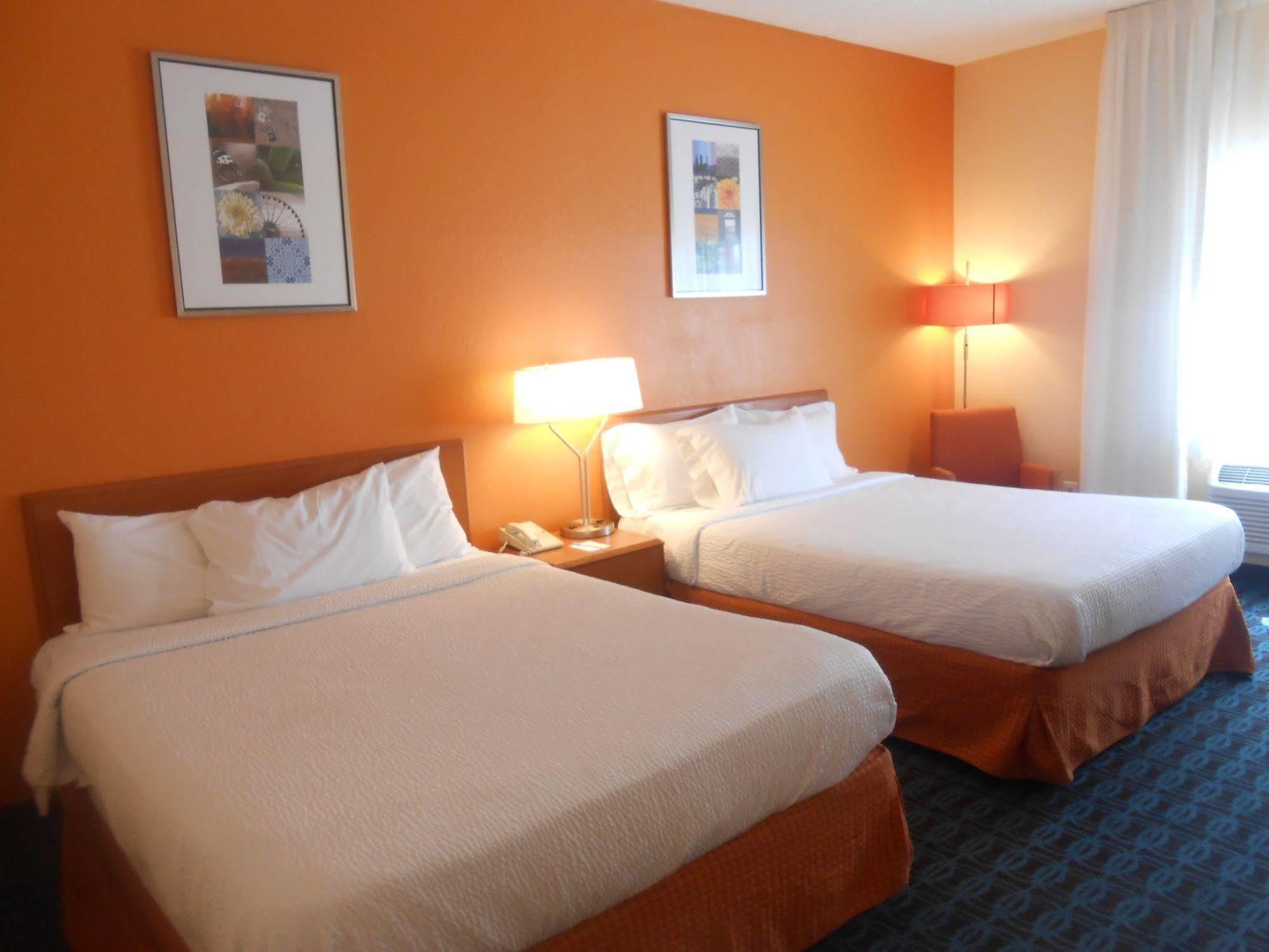 Holiday Inn Express & Suites Phoenix - Mesa West By Ihg Екстер'єр фото